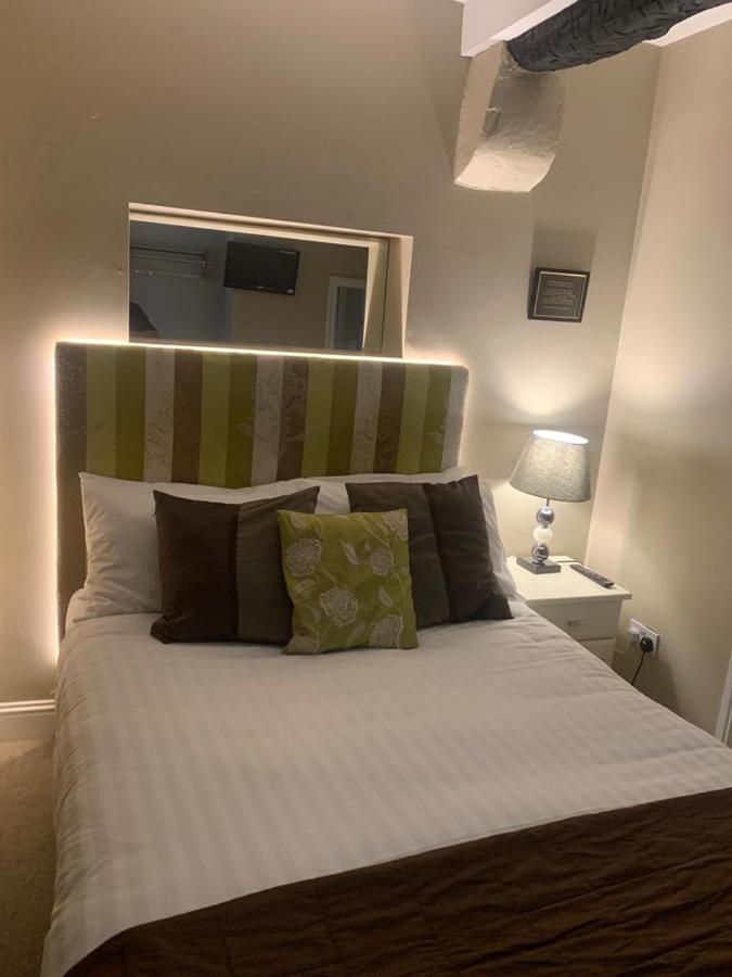 7 BOUTIQUE HOTEL GALWAY 4 Ireland from 127 HOTELMIX